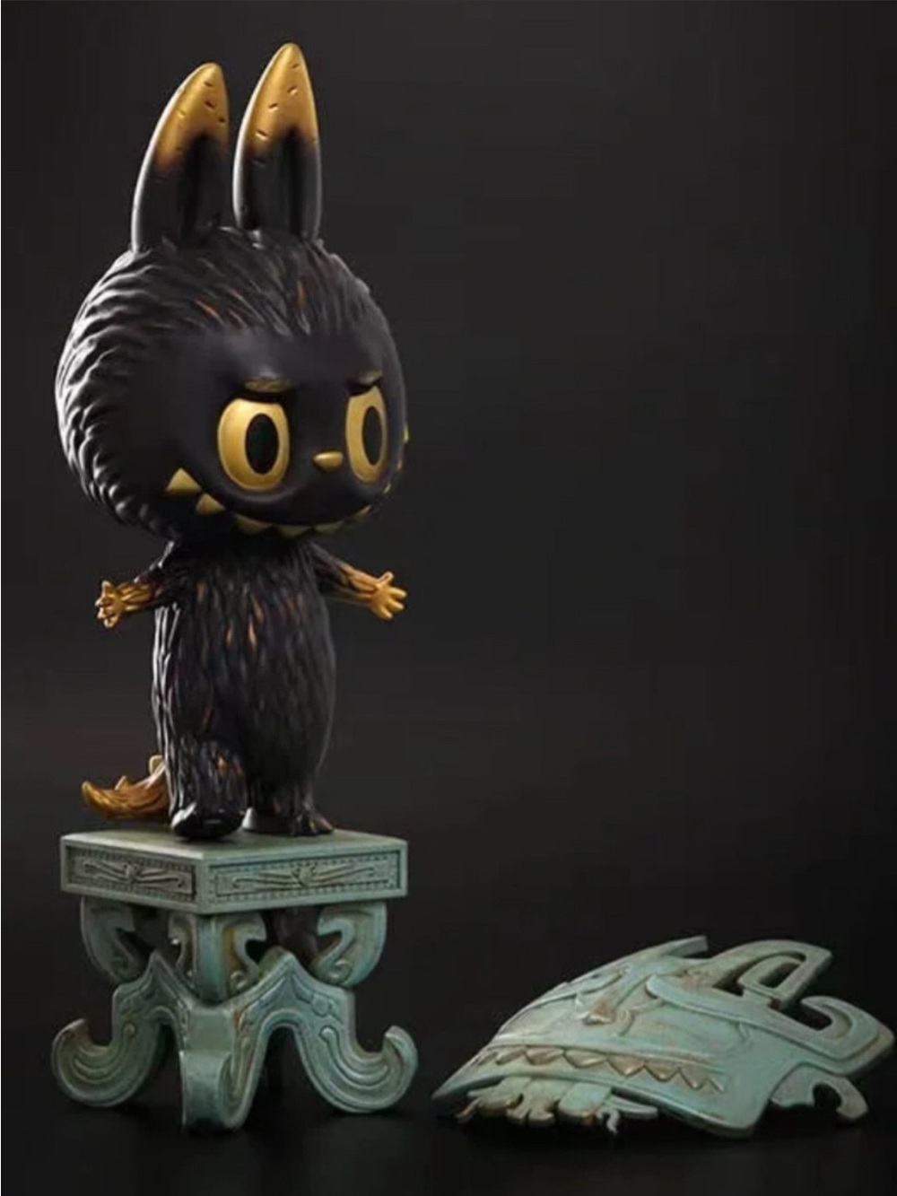 2022 limited Edition Zimomo Bronze Mask. Highly Collectible.